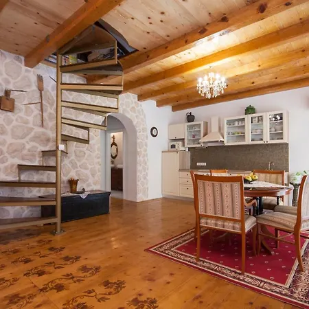 Holiday home Easy Skradin